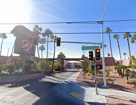5260 River Glen Dr in Las Vegas, NV - Building Photo