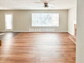 5210 Summer Brooke Ct in Union City, GA - Foto de edificio - Building Photo