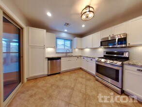 43738 Elm Dr in Maricopa, AZ - Building Photo - Building Photo