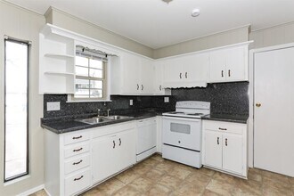 401 E 7th St in Edmond, OK - Building Photo - Building Photo