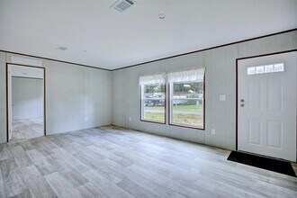 8595 NW 13th Ct in Ocala, FL - Building Photo - Building Photo