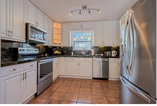 1311 SW 56th Ave in Plantation, FL - Foto de edificio - Building Photo