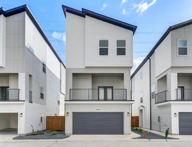 property at 1102 Paul Quinn St