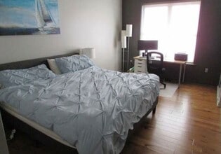 360 W Washington Ave, Unit 305 in Madison, WI - Foto de edificio - Building Photo