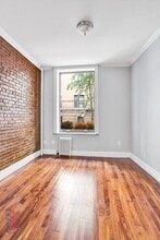 52 Barrow St in New York, NY - Building Photo - Building Photo