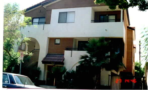 1121 San Rafael Ave in Glendale, CA - Building Photo - Building Photo