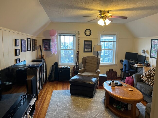 97 Massachusetts Ave, Unit 3 in Arlington, MA - Building Photo - Building Photo