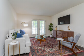 Retreat at Copper Creek in Greensboro, NC - Building Photo - Interior Photo