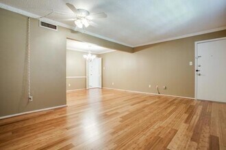 5815 Sandhurst Ln in Dallas, TX - Building Photo - Building Photo