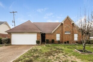 4371 Bunker Hill Dr in Memphis, TN - Building Photo