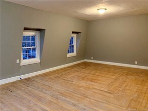 981 State St-Unit -2-A in New Haven, CT - Building Photo - Building Photo