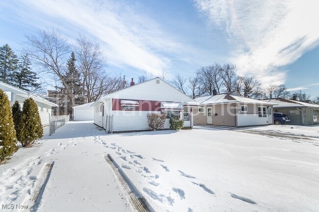 property at 537 Northfield Rd