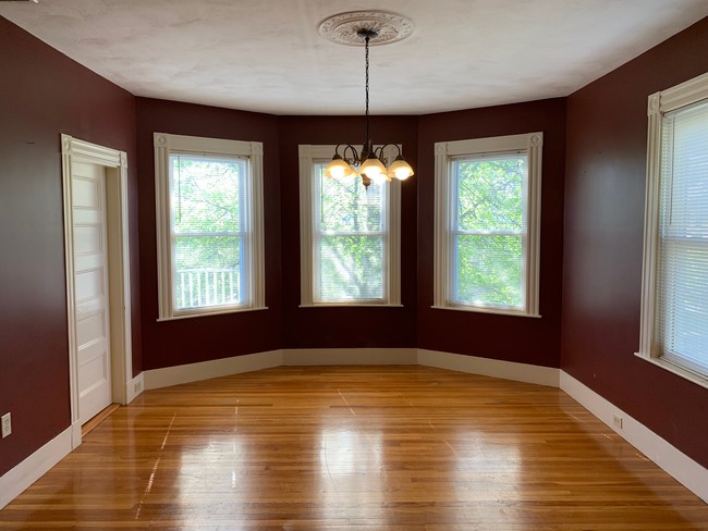 14 Marlboro St, Unit 14 in Belmont, MA - Foto de edificio - Building Photo