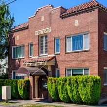 DeSoto Arms Apartments in Seattle, WA - Building Photo - Building Photo