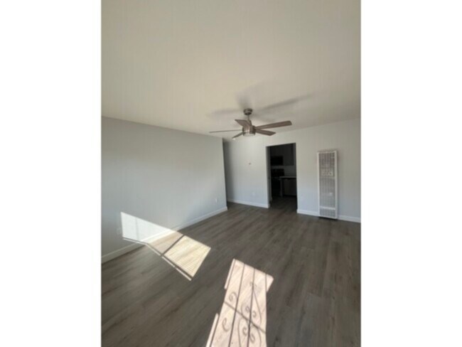 property at 320 W 20th St