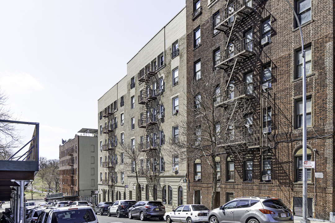 561 Cauldwell Ave in Bronx, NY - Building Photo