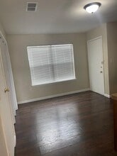 908 Guadalupe St in Lockhart, TX - Building Photo - Building Photo