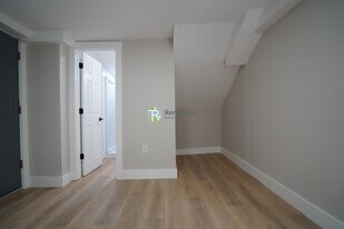 142 Dorchester St in Boston, MA - Building Photo