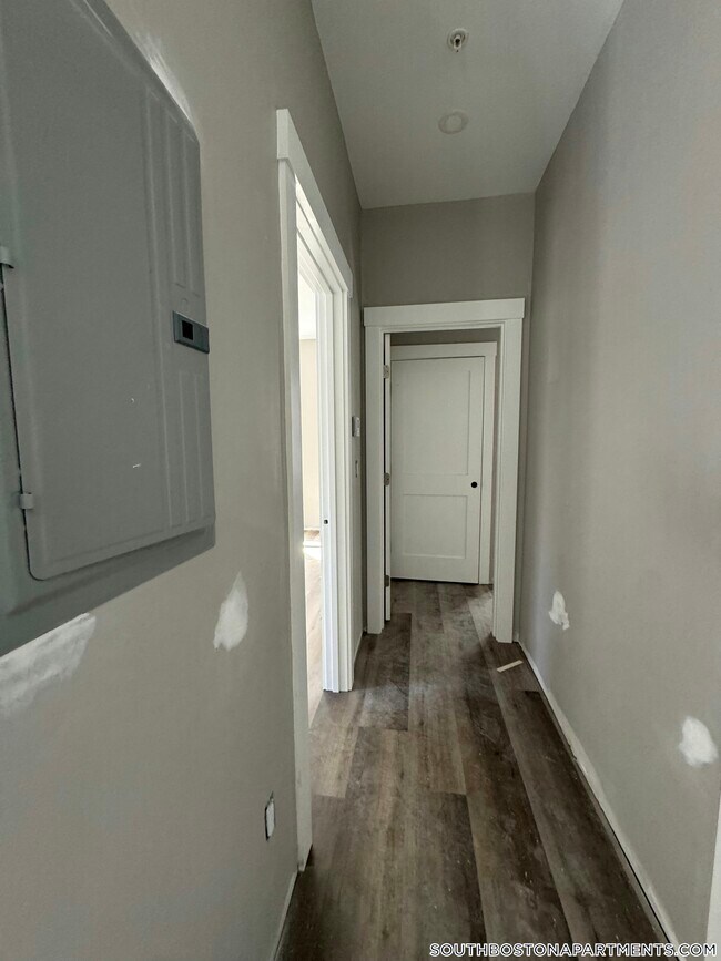 230 Silver St in Boston, MA - Building Photo - Building Photo