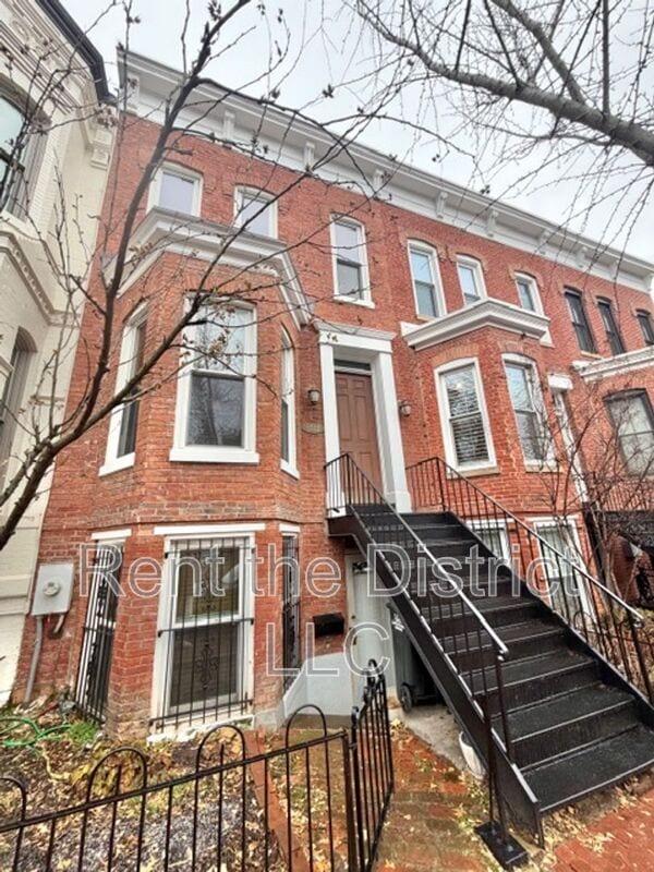 property at 1532 Kingman Pl NW