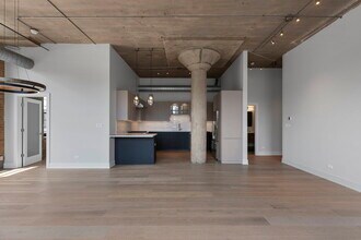 17 N Loomis St in Chicago, IL - Building Photo - Building Photo