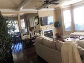 8153 N Cedar Ave, Unit #119 in Fresno, CA - Building Photo - Building Photo