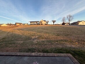 2190-2190 Three Springs Rd in Russellville, TN - Building Photo - Building Photo