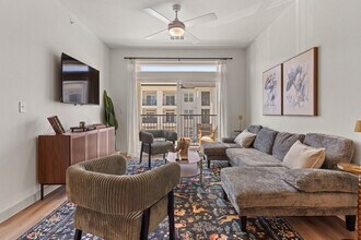 1301 Leah Ave, Unit SI FL1-ID1499099P in San Marcos, TX - Building Photo - Building Photo