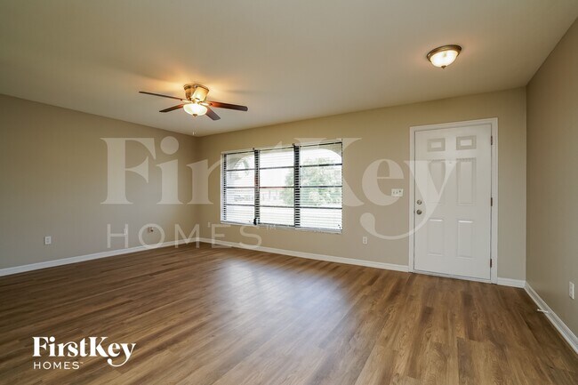 1125 SE 33rd Terrace in Cape Coral, FL - Foto de edificio - Building Photo