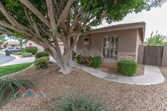 2058 S Longwood in Mesa, AZ - Building Photo - Building Photo