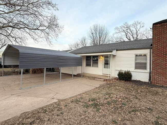 property at 1040 N Baltimore Ave