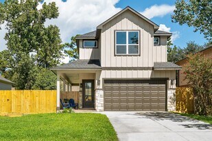 22806 August Leaf Dr in Tomball, TX - Building Photo