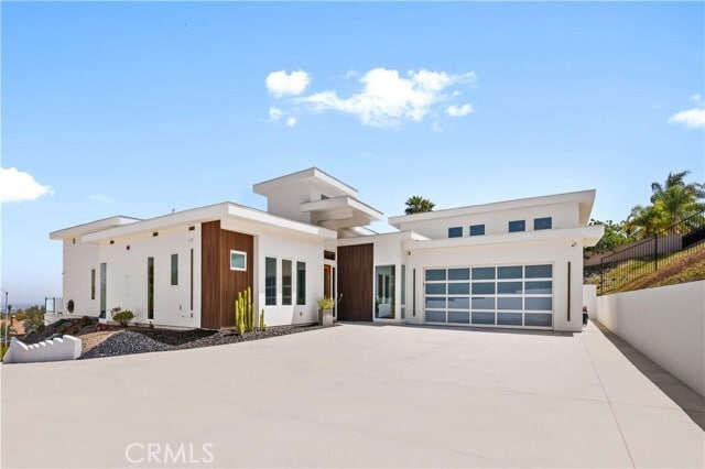 1270 W Chase Dr