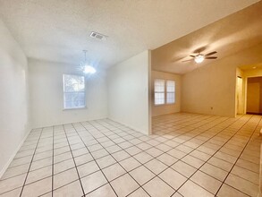 1629 Gordon St-Unit -B in San Marcos, TX - Building Photo - Building Photo