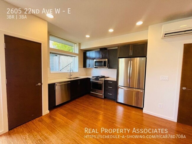 2605 22nd Ave W in Seattle, WA - Building Photo - Building Photo