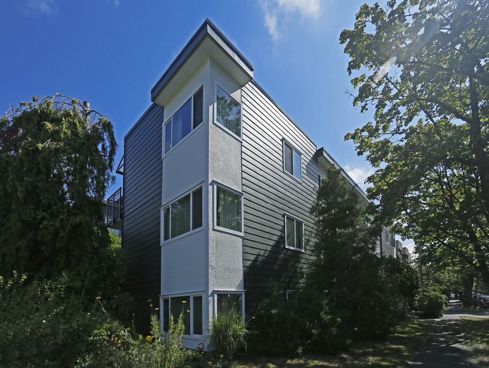 The Francis in Vancouver, BC - Building Photo