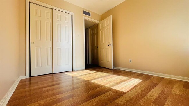 304 Dell Ct in Houston, TX - Building Photo - Building Photo