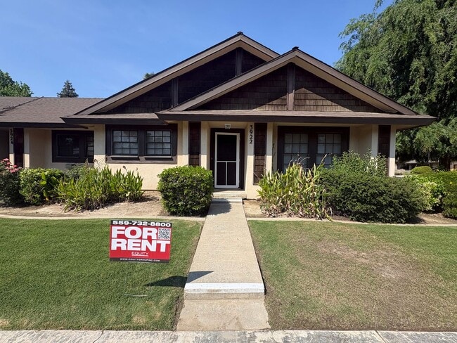 property at 3922-3926 W Hillsdale Ct