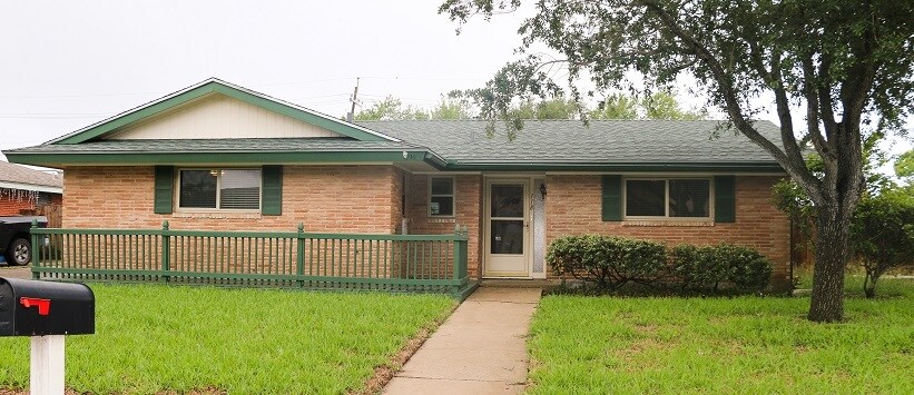 118 Catalina Cir in Portland, TX - Building Photo
