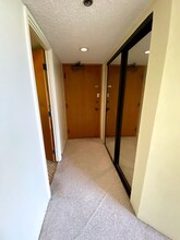 5333 Likini St-Unit -2504 in Honolulu, HI - Foto de edificio - Building Photo