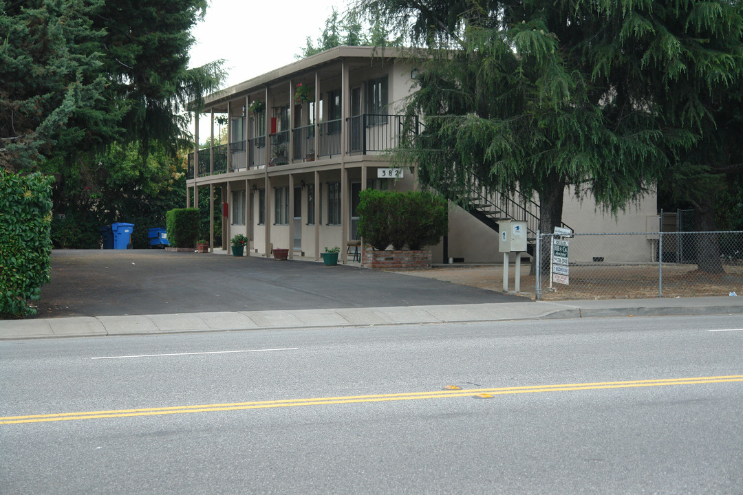 382 N Fairoaks Ave in Sunnyvale, CA - Building Photo