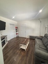 44 Henry St in Kings Park, NY - Building Photo - Building Photo