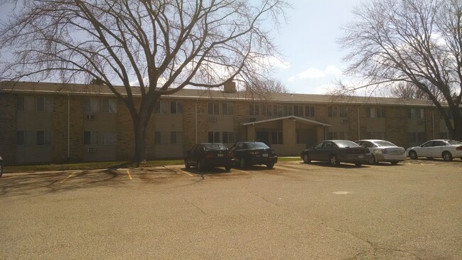 property at 1563 Wildwood Rd