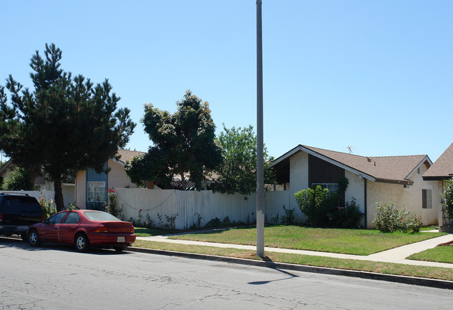 1625-1631 Gina Dr in Oxnard, CA - Building Photo - Building Photo