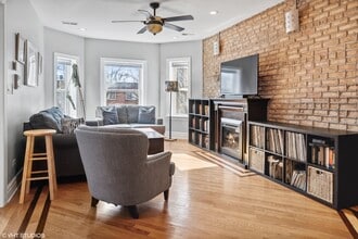 6301 N Richmond St in Chicago, IL - Building Photo - Building Photo