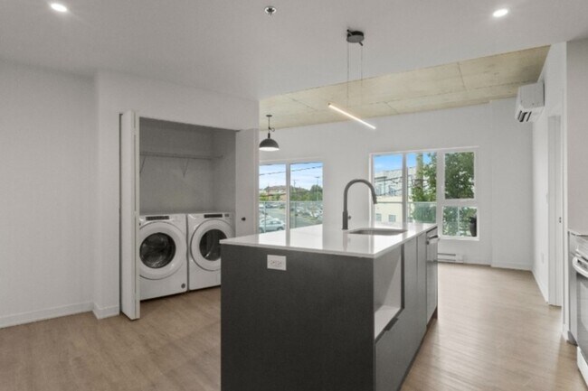 Le Celtis in Montréal, QC - Building Photo - Building Photo