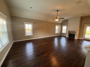 3812 Champion Hills Dr in Southaven, MS - Building Photo - Building Photo