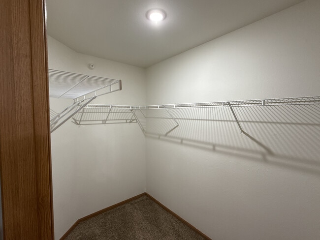 Highclere Apartments in Council Bluffs, IA - Building Photo - Building Photo