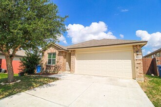 8003 Charon Creek in San Antonio, TX - Building Photo - Building Photo