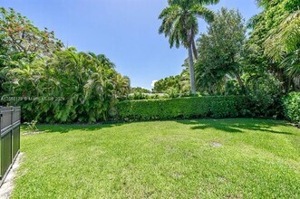 4444 Ingraham Hwy in Coral Gables, FL - Foto de edificio - Building Photo